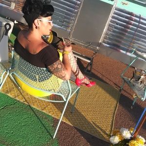 Meet your Posher, Monique Von